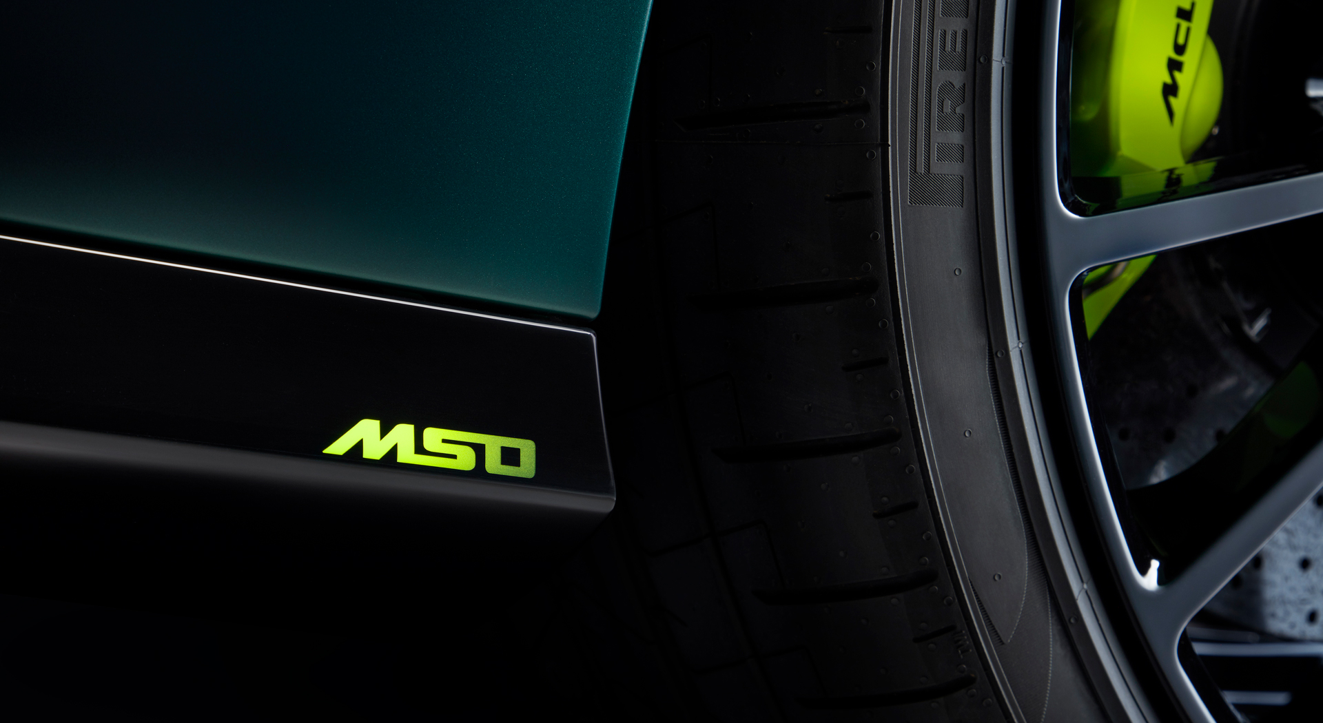 Close up of MSO badge on McLaren Verdant theme GT.